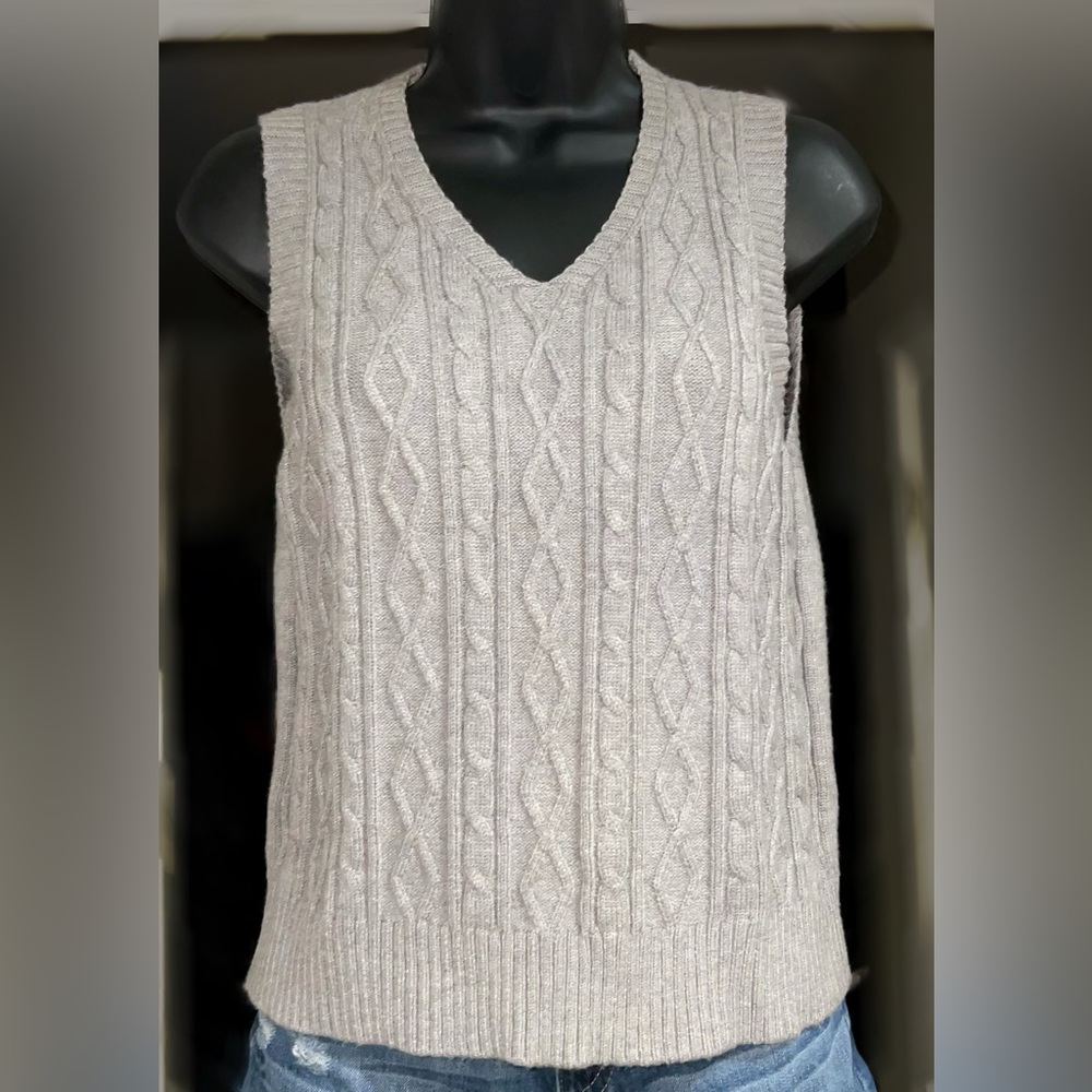 Women’s gray sweater vest.  Size S. NWT